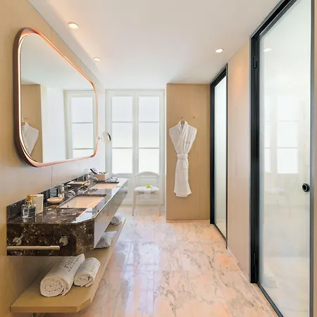 The One Palacio Da Anunciada 5* Lissabon