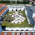 Hotel The One Palácio Da Anunciada 5*