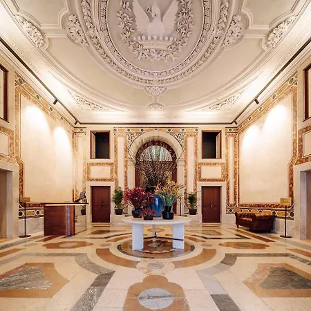 The One Palácio Da Anunciada Hotel 5*