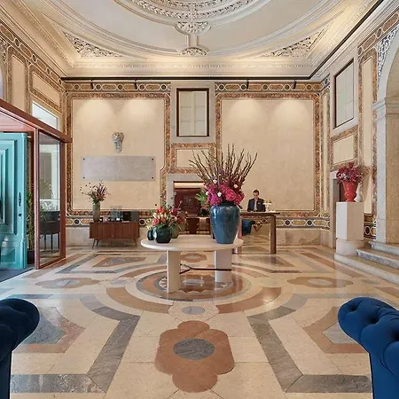 The One Palácio Da Anunciada Hotel