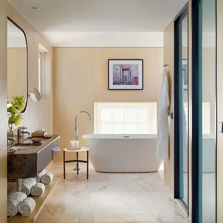 The One Palacio Da Anunciada فندق