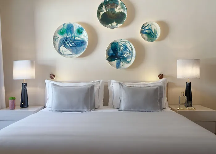 Hotel The One Palácio Da Anunciada 5*