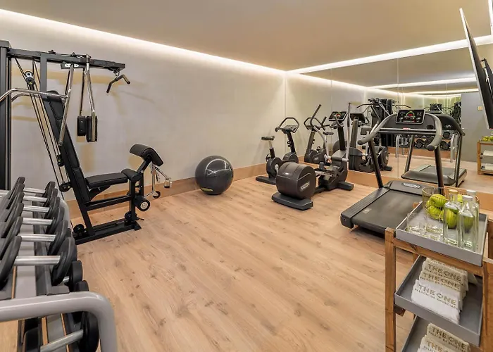 The One Palácio Da Anunciada Hotel