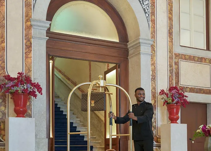 The One Palácio Da Anunciada 5*