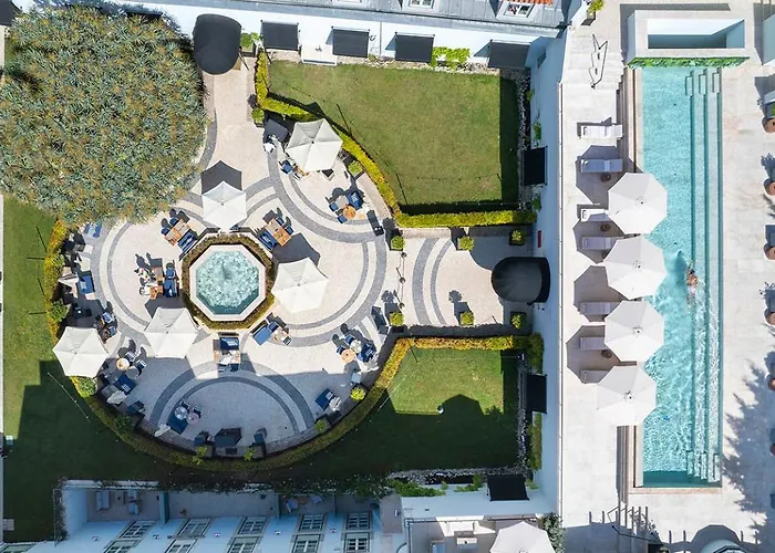 Hotel The One Palácio Da Anunciada 5*