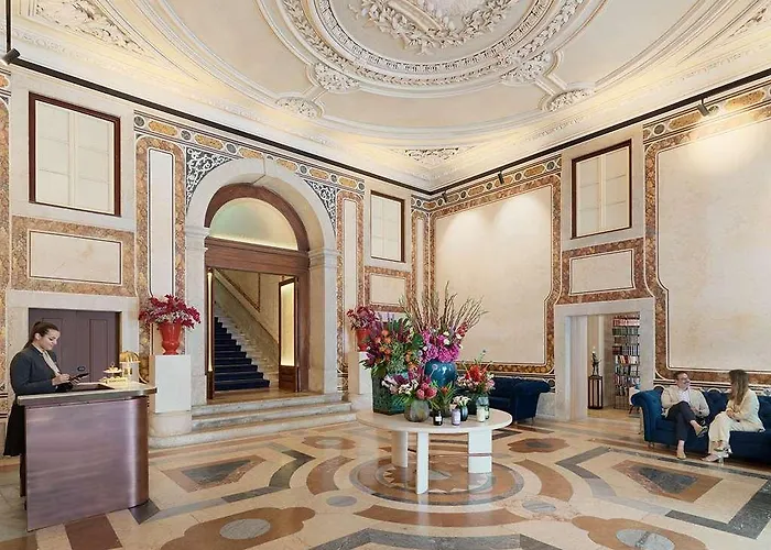 The One Palácio Da Anunciada Hotel 5*