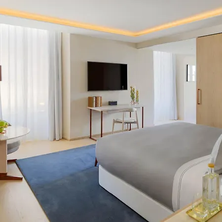 Hotel The One Palácio Da Anunciada 5*